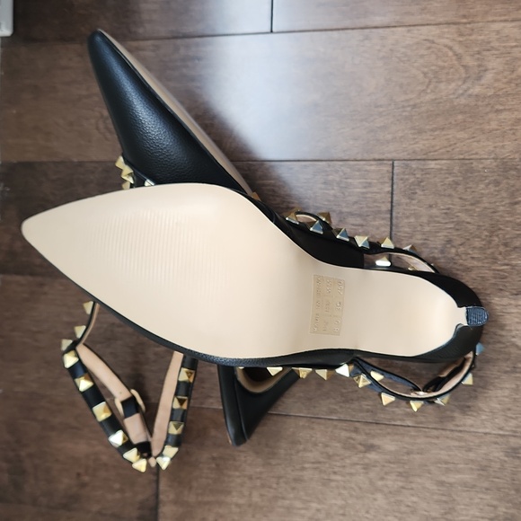 Sandals - Picture 5 of 5